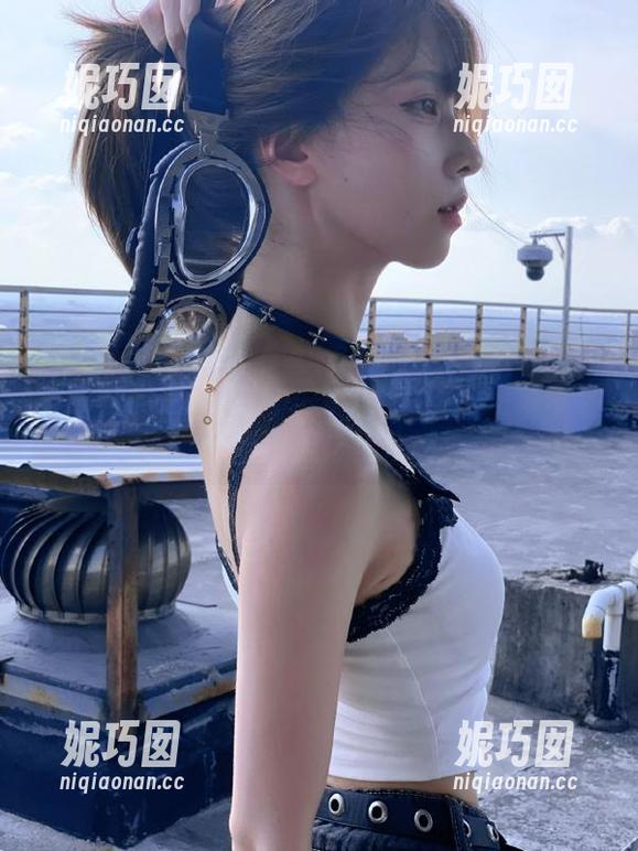 解锁时尚密码：Umeko J牛仔裤图集带你开启潮流之旅.txt